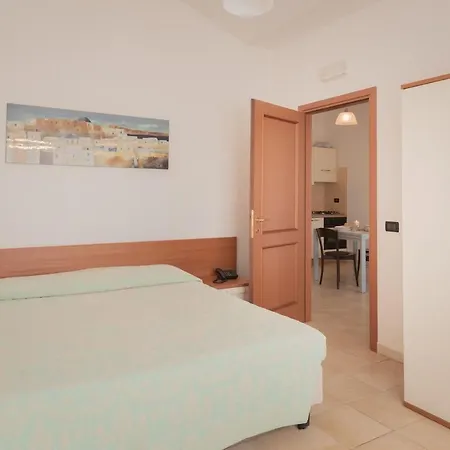 Lägenhetshotell Isa-residence With Swimming-pool In Villasimius, With Air Conditioning And Private Outdoor Space