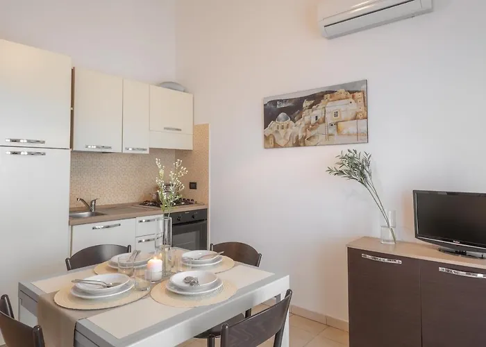 Lejlighedshotel Isa-residence With Swimming-pool In Villasimius, With Air Conditioning And Private Outdoor Space 3*